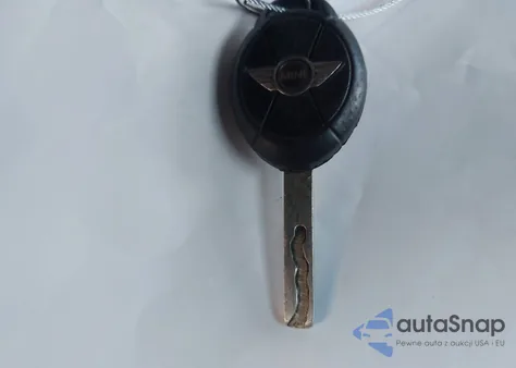 2008 Mini Cooper z USA, uszkodzony, nr VIN WMWRF33578TG18389